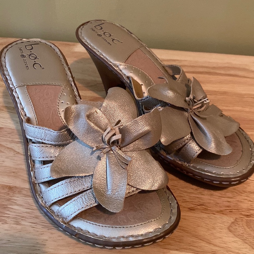 BORN boc Leather Metallic Flower Slide Strappy Sandals